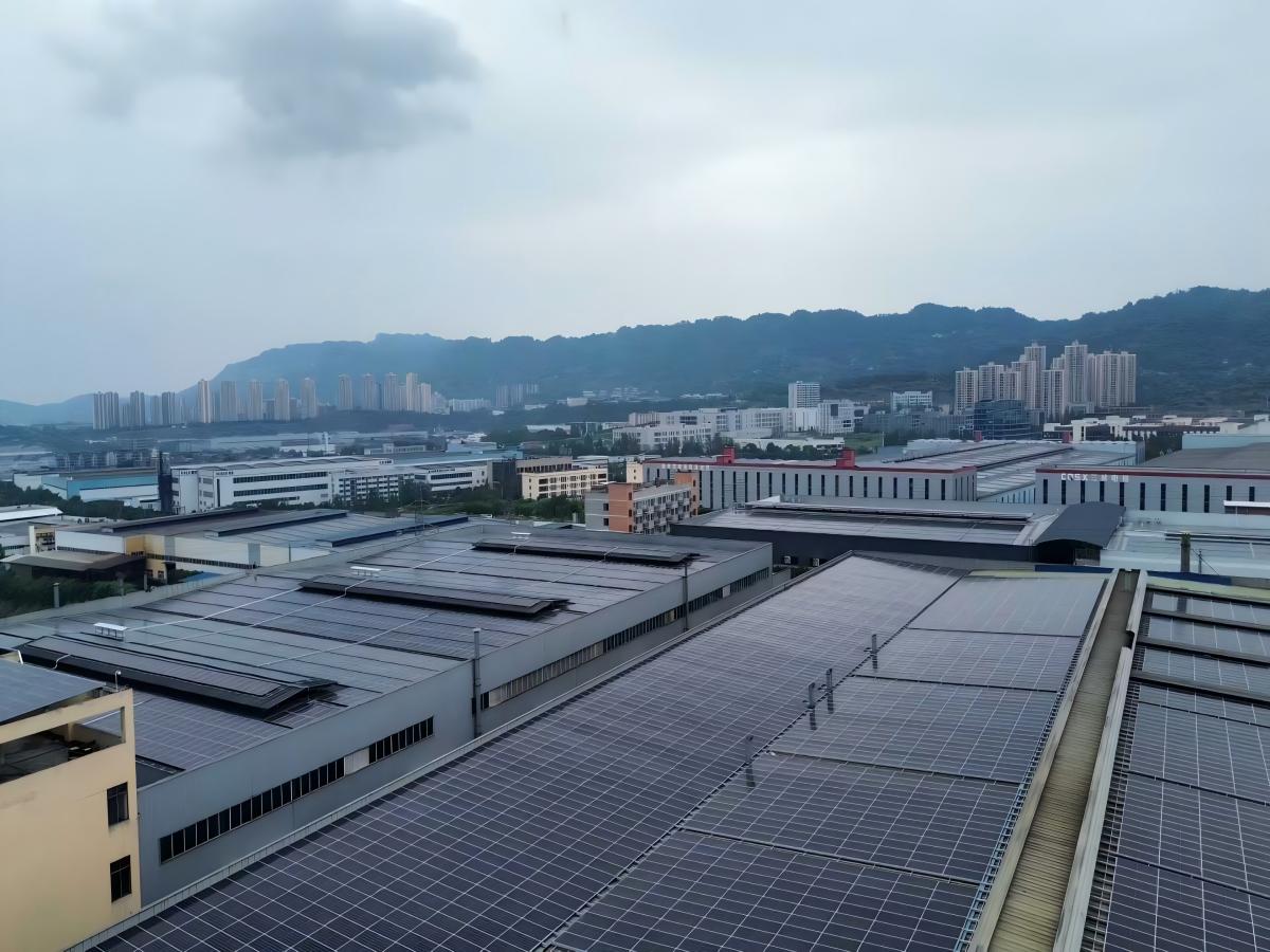 重慶典圣機(jī)械、冠群金屬加工有限公司1620KW分布式光伏電站